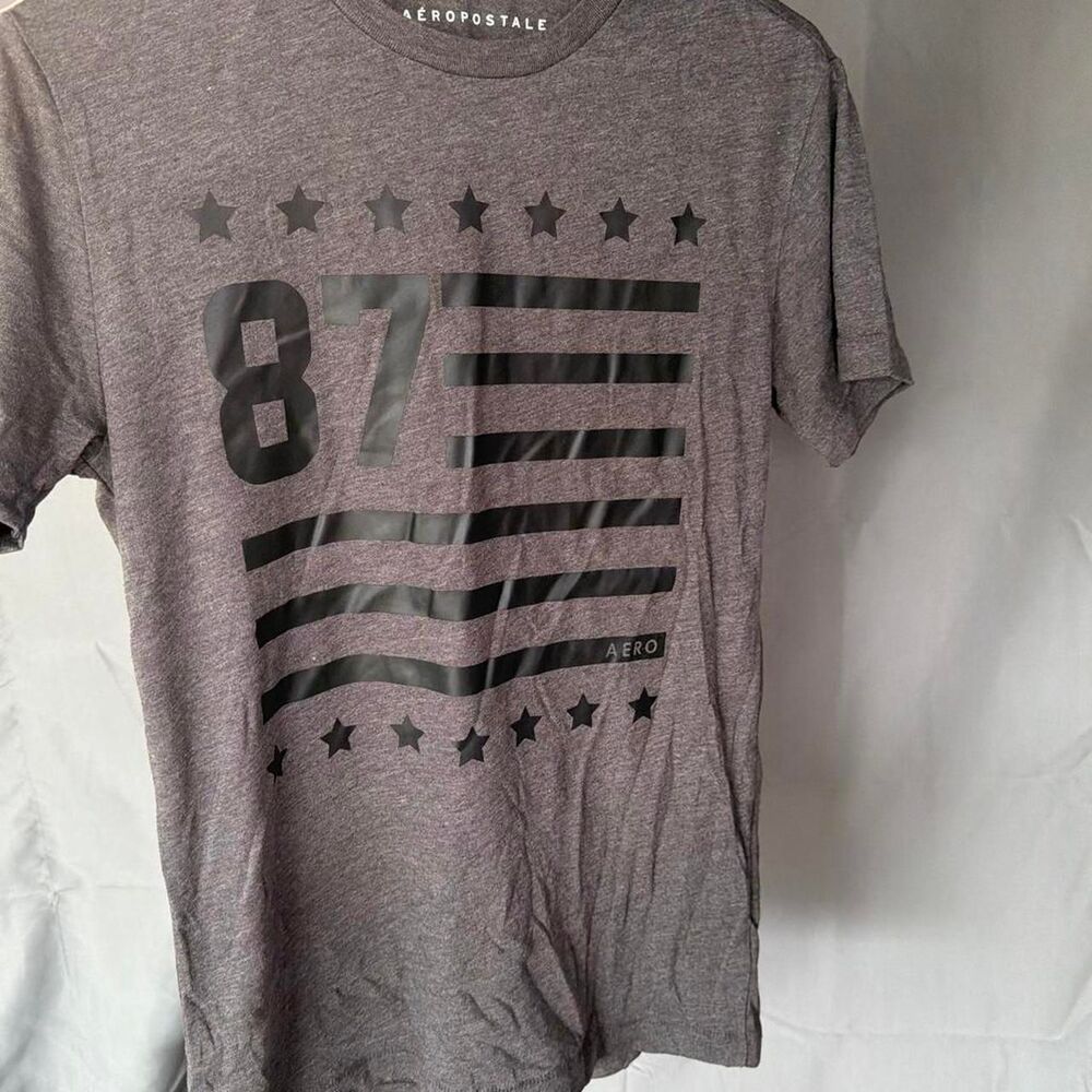 Aeropostale Men's Grey T-shirt